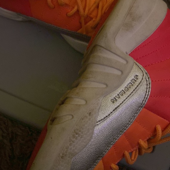 Jordan 12 Sunrise - Picture 4 of 6